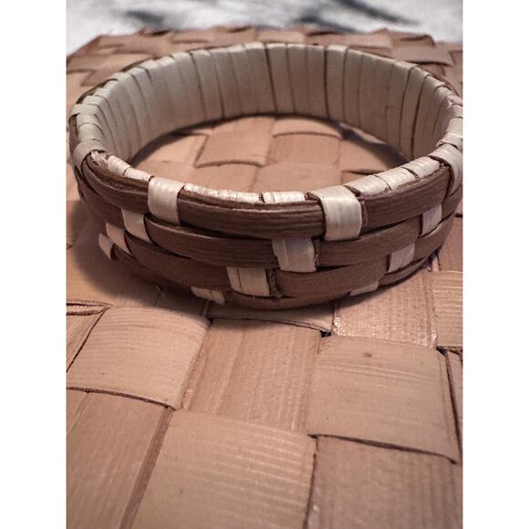 B105. Handcrafted in Maui Kids’ Lauhala Bracelet - Picture 6 of 9